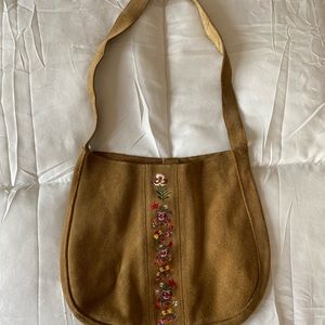 VINTAGE leather floral embroidered handbag